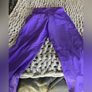 Light purple lululemon Capri length pants size 6